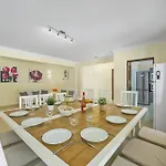 Villa Canas By