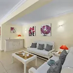 Villa Canas By