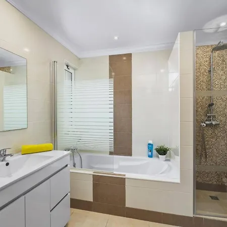 Canas By Vale do Lobo